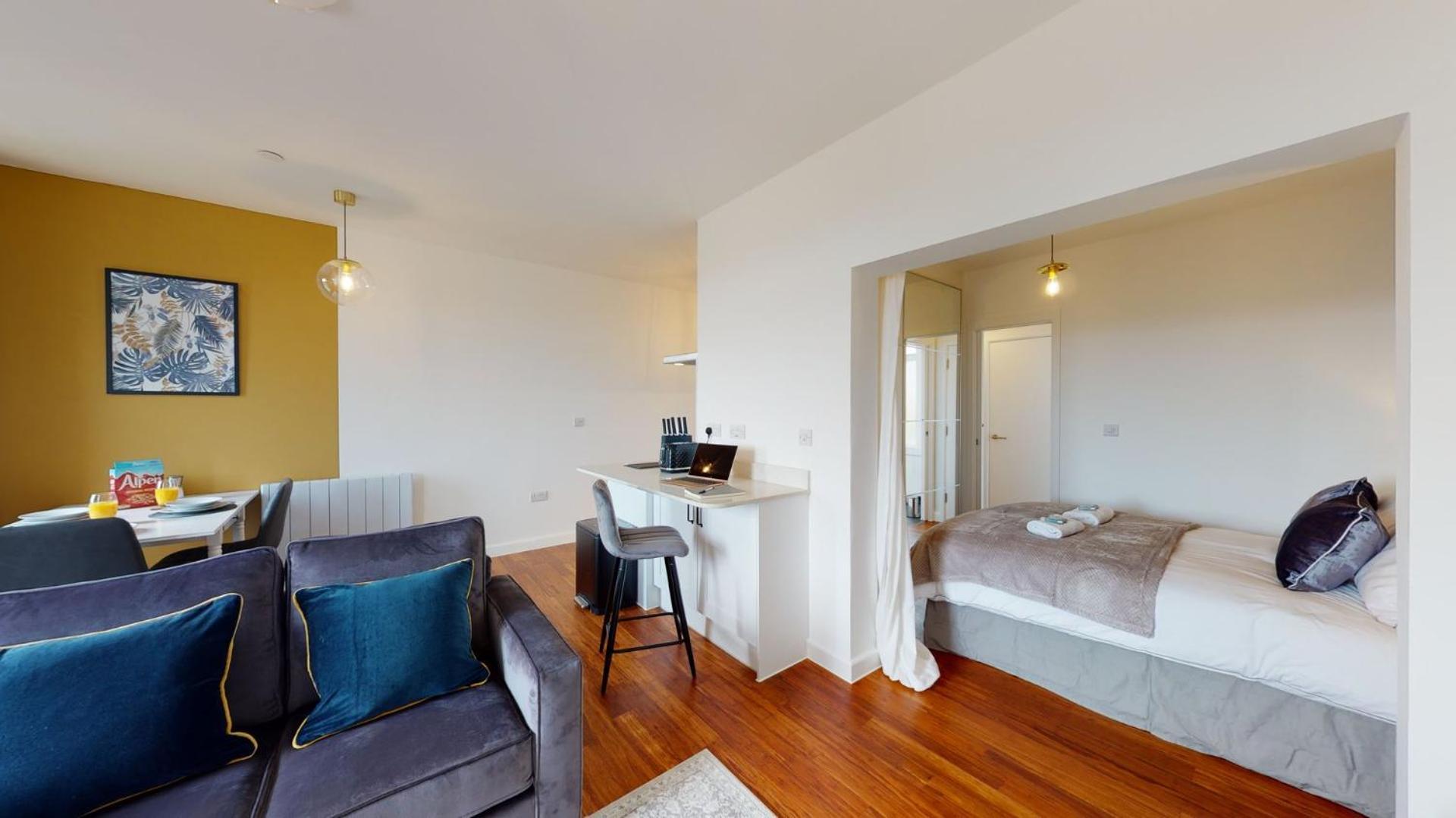 Studio Apartment With 65" Smart Tv ニューポート エクステリア 写真