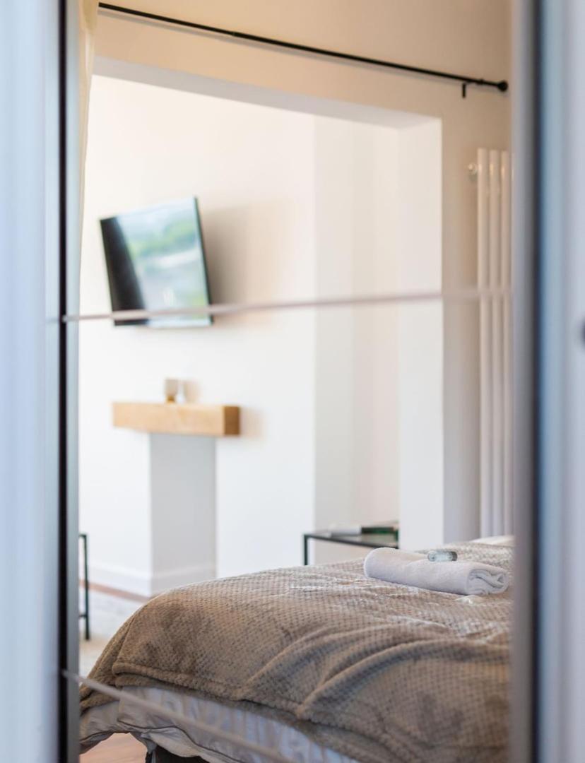 Studio Apartment With 65" Smart Tv ニューポート エクステリア 写真