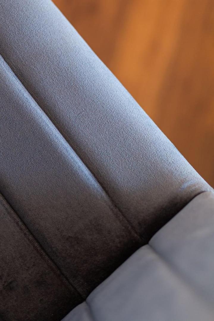 Studio Apartment With 65" Smart Tv ニューポート エクステリア 写真