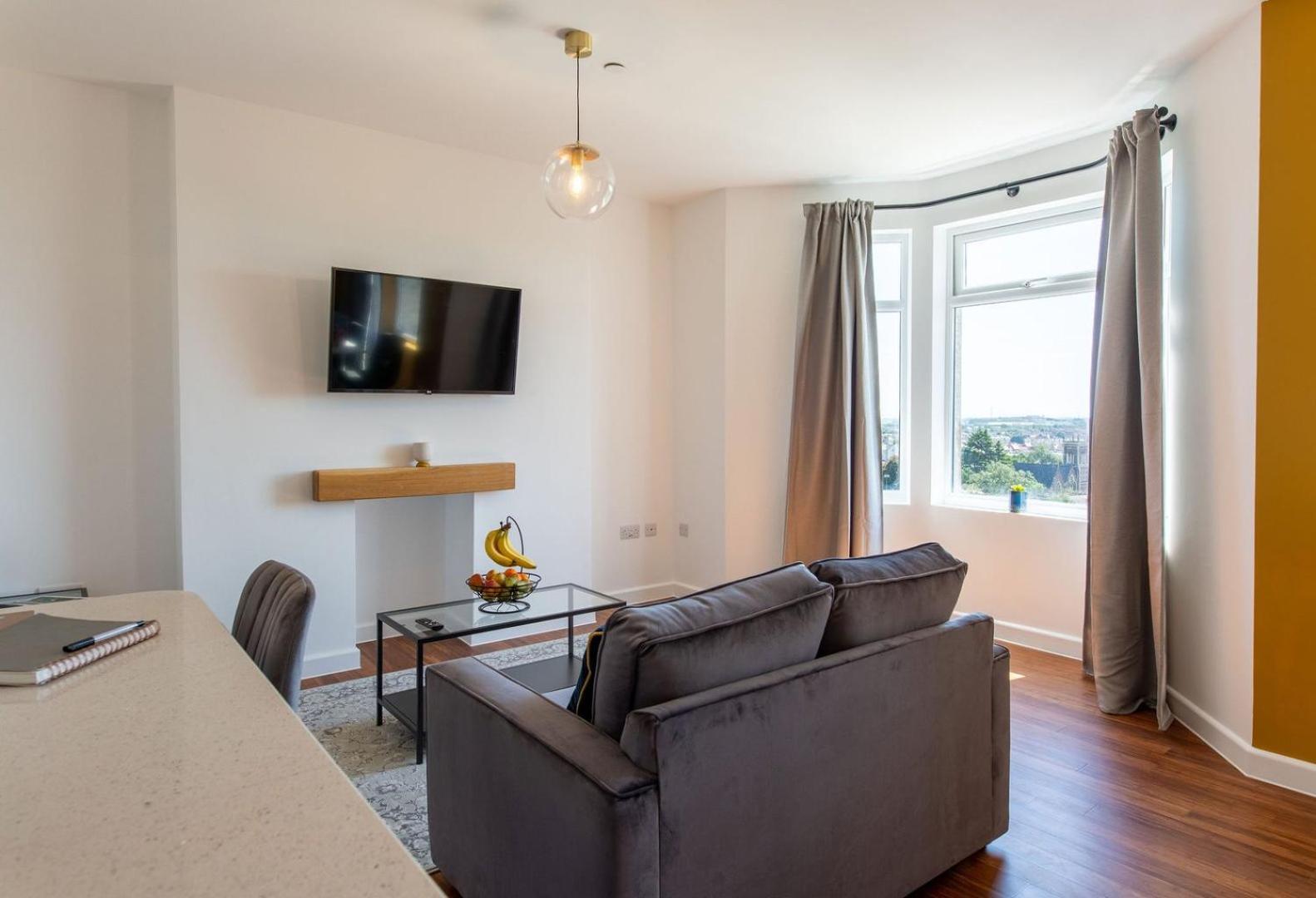 Studio Apartment With 65" Smart Tv ニューポート エクステリア 写真