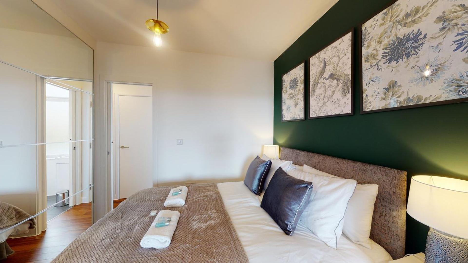 Studio Apartment With 65" Smart Tv ニューポート エクステリア 写真