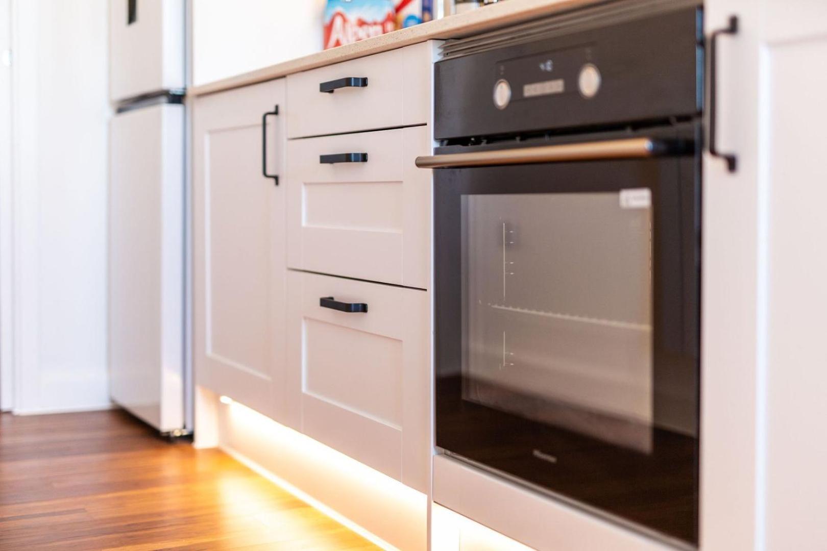 Studio Apartment With 65" Smart Tv ニューポート エクステリア 写真