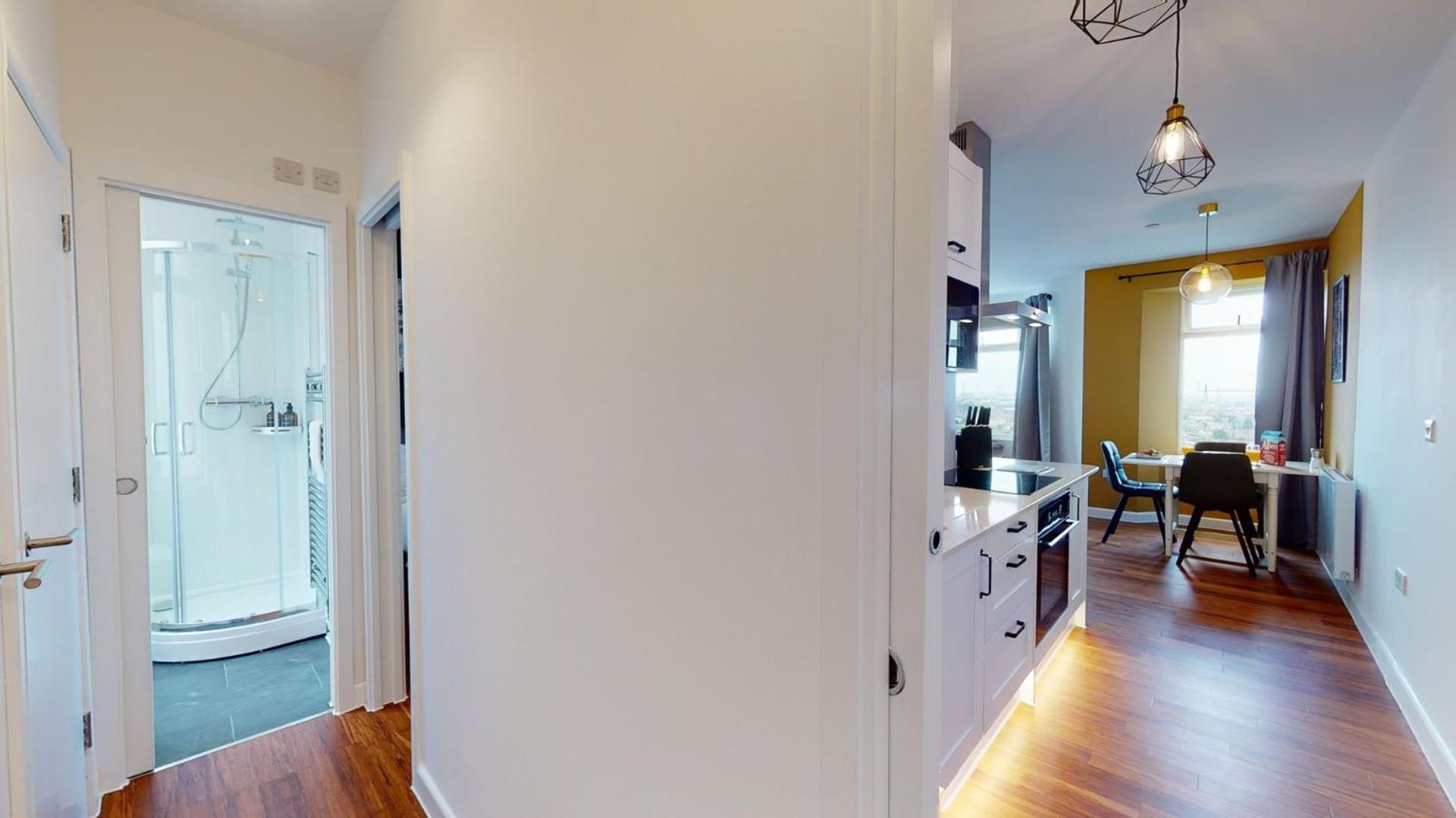 Studio Apartment With 65" Smart Tv ニューポート エクステリア 写真