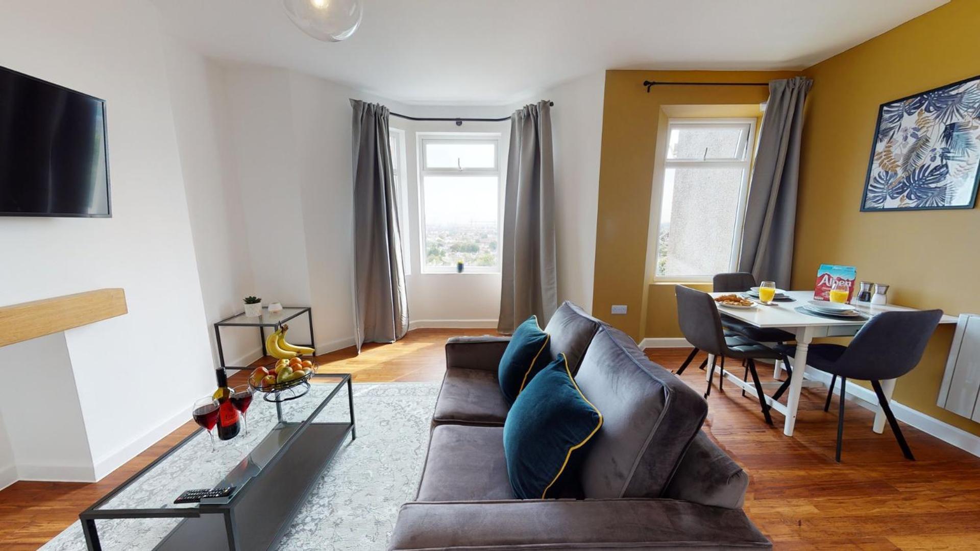 Studio Apartment With 65" Smart Tv ニューポート エクステリア 写真