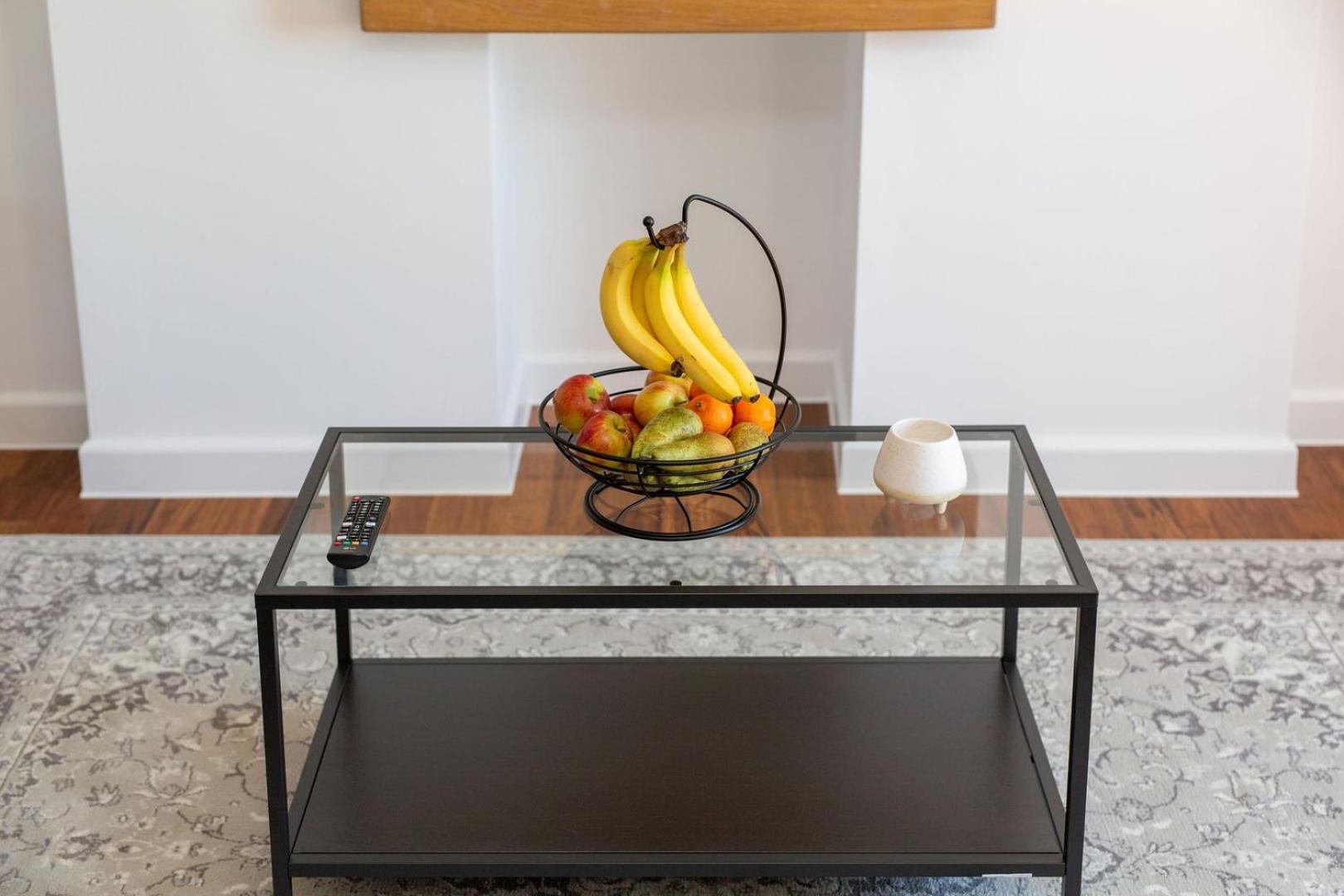 Studio Apartment With 65" Smart Tv ニューポート エクステリア 写真